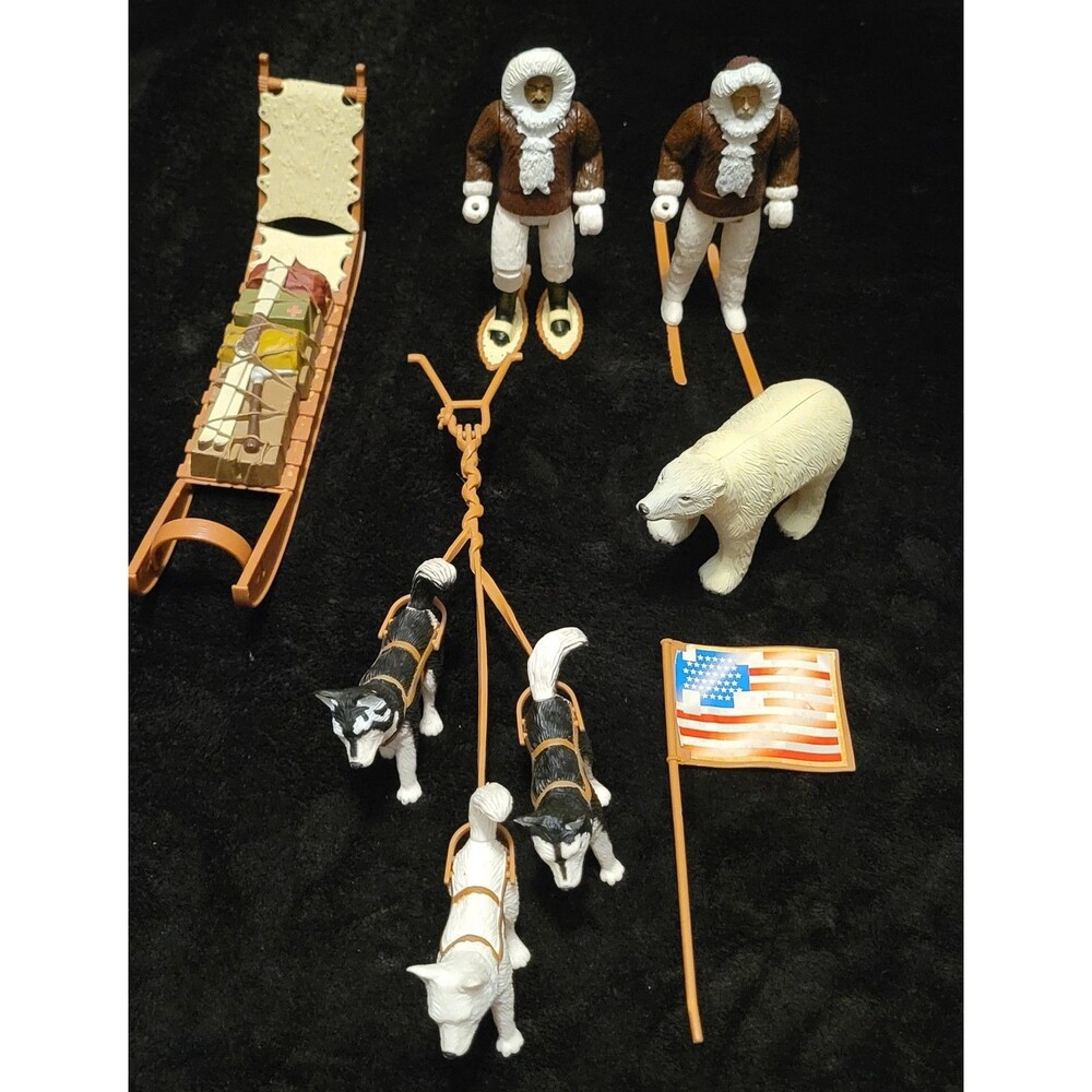 North Pole Action Figure Sledge Dogs Bear Light 2000